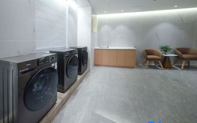 VX Hotel (Yancheng Jianhu Oubaoliya Shenghuoguangchang)