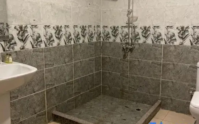 Verssailles Pyramids Hotel