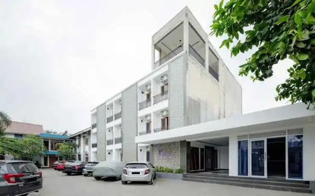 Urbanview Hotel Syariah The Ragunan Residence