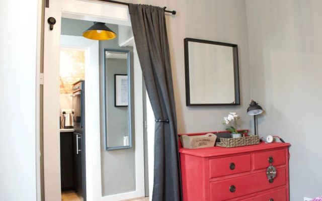 Homely Wee Leith Walk Retreat With Outdoor Space