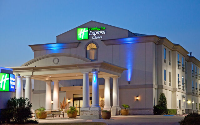 Holiday Inn Express & Suites College Station, an IHG Hotel