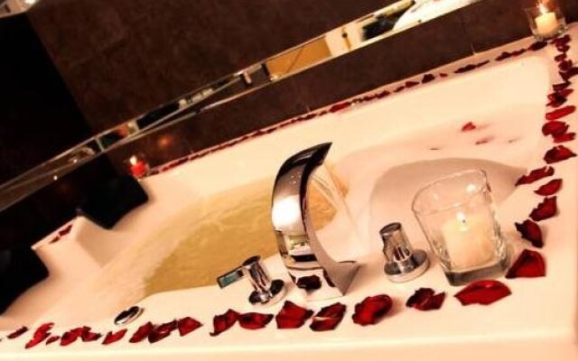 Laurent's Deluxe Hotel
