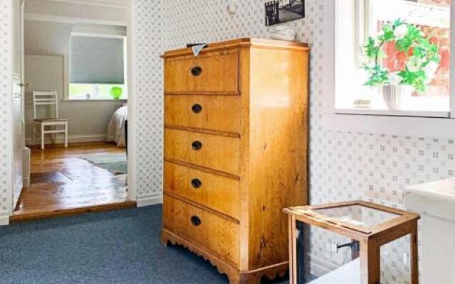 Three-Bedroom Holiday home in Gamleby 2