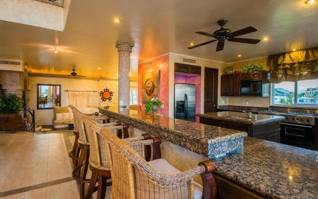 Spacious Cabo Villa Perfect for Large Groups: Villa Alegria