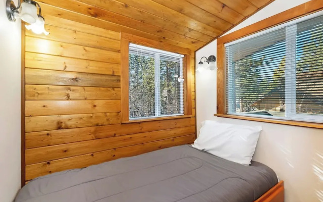 Tranquil 2-Bedroom Retreat