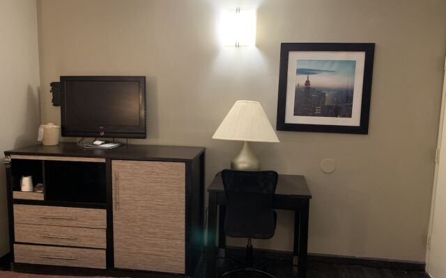 Ramada Rockville Centre