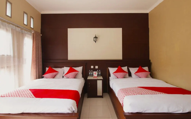 OYO 820 Abad Baru Hotel