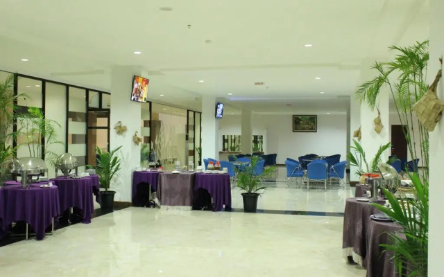 Kyriad Sadurengas Hotel