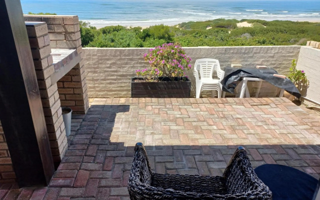 The Sparrow's Nest Beach-Front Self-catering