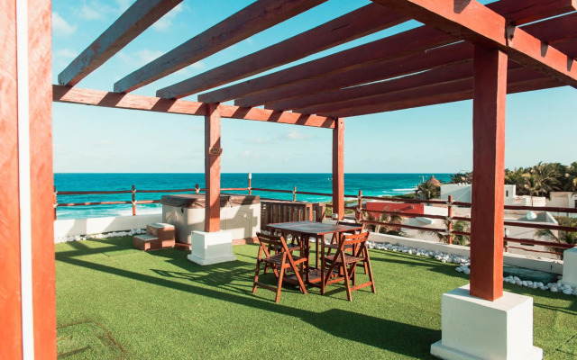 ISLA MUJERES MAYAKITA LUXURY VILLA with ROOFTOP JACUZZI