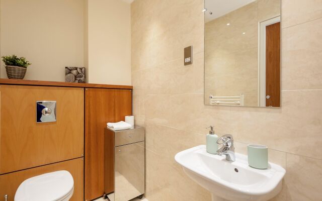 The Holyrood Road Residence - Rsa 120172