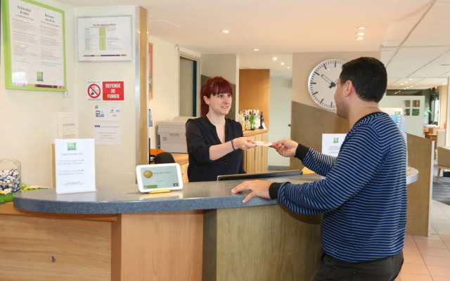 Express By Holiday Inn Hotel Hotel