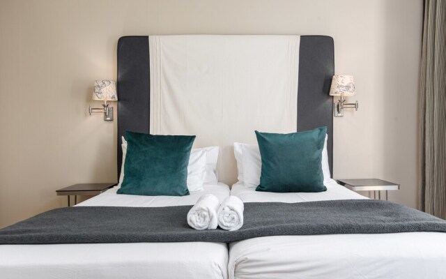 607 Cape Royale Luxury Apartments