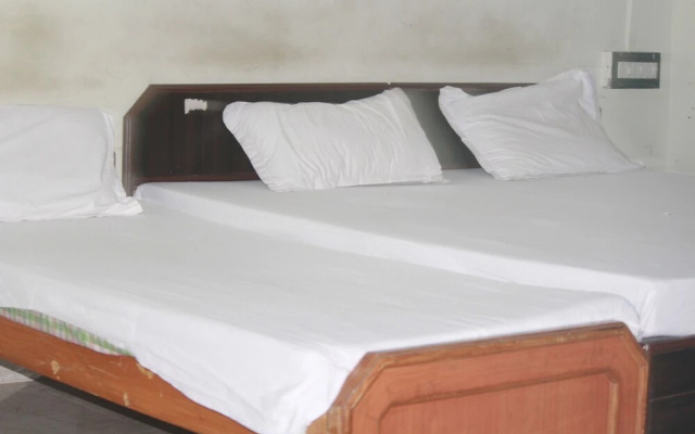 Kanchan Hotel