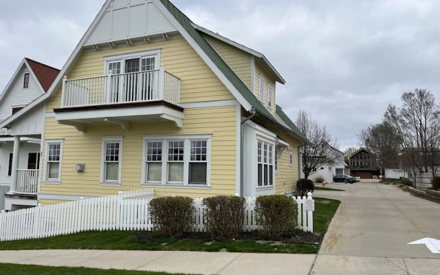 Family-Friendly 3BR Condo Grand Haven 27
