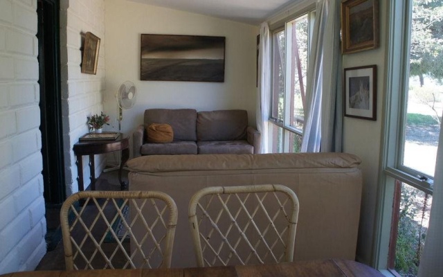 Rosnay Organic Vineyard, Olive Grove, Figs and Farmstay – Guest Rooms – Canowindra