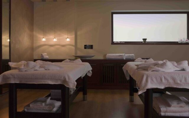 Valis Resort
