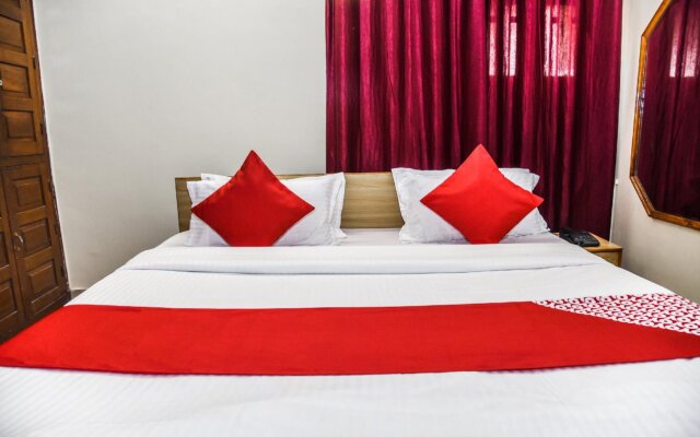 Holiday Inn By OYO Rooms