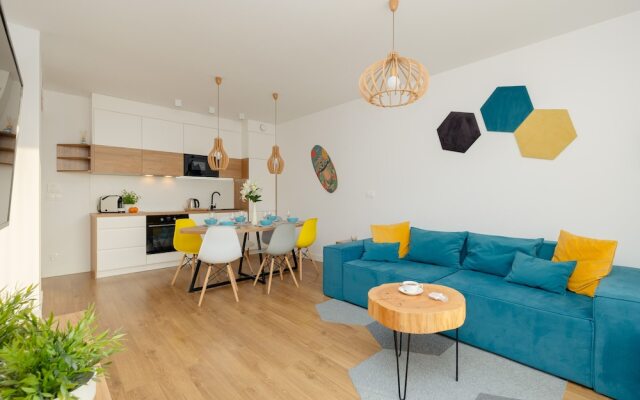 Marynarska Modern Apartment by Renters