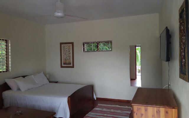 Pimento Studio Apartment
