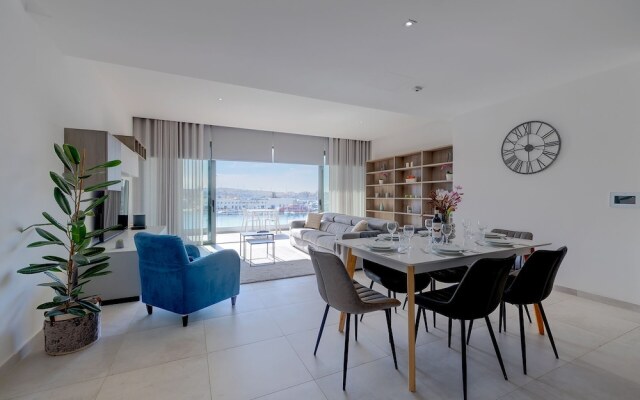 Superlative Apartment With Valletta and Harbour Views