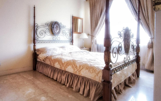 Batavia Hotel and Serviced Apartments