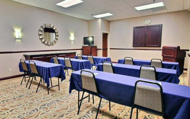 Comfort Suites Chesapeake - Norfolk