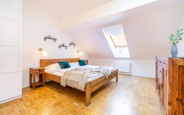 Templová 7 - Old Town Large Apartment with Terrace