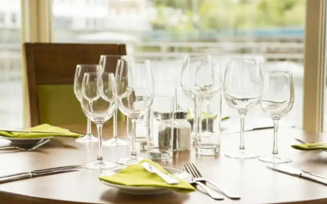 Riverside Suites Hotel