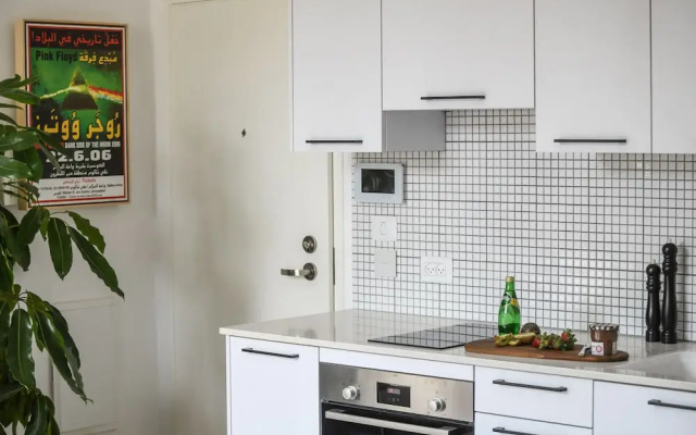Artistic 2BD Apt w Balcony on Montefiore