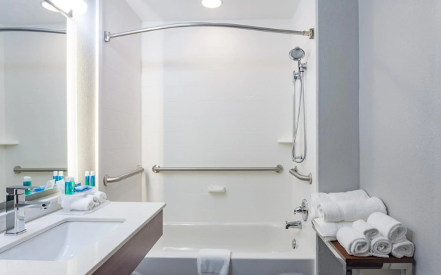 Holiday Inn Express Suites Augusta West -Ft Gordon