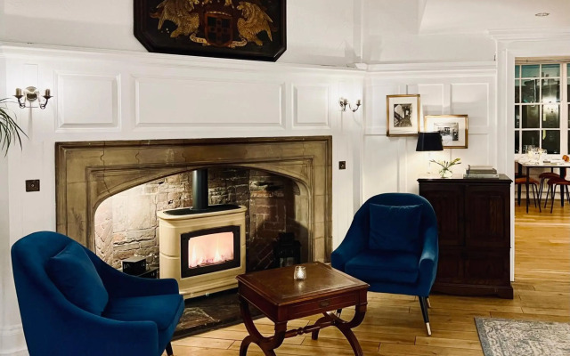 The Warwick Arms Hotel