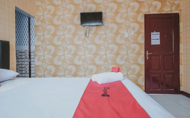 RedDoorz Plus near Maimun Palace 2 Medan