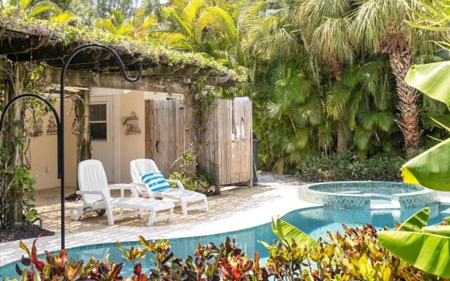 Lazy Hammock 3 Bedroom Home by RedAwning