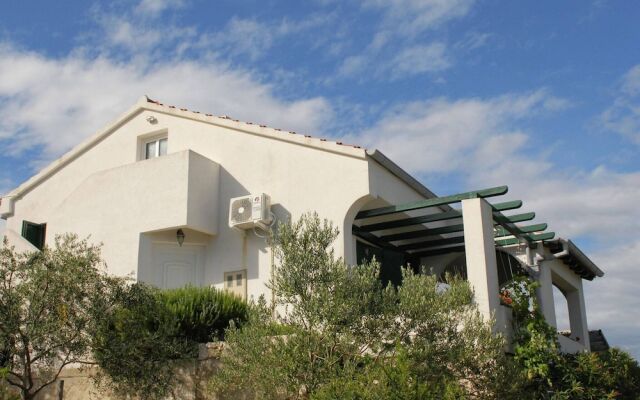 Charming Holiday House in a Quiet Area,large Covered Terrace With Great sea View