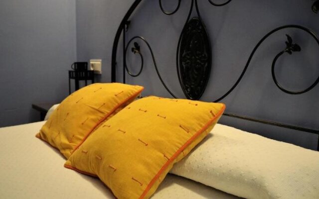 Hostal  Arco Plaza