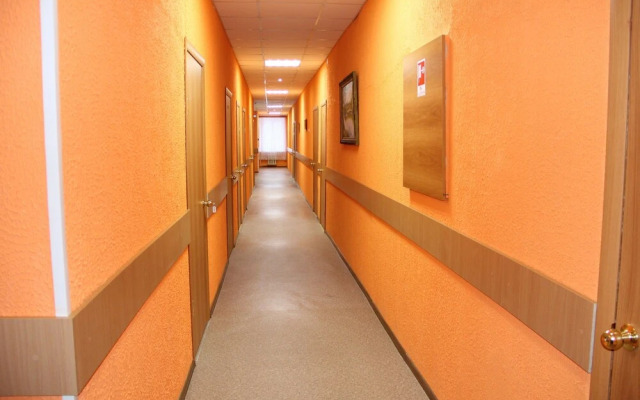 Oasis Hotel - Hostel