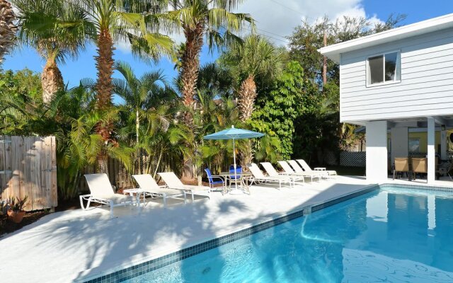 Banana Bay Club Beachside Villas