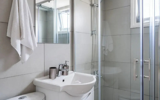 Dune - 1BR & Balcony in Mackenzie