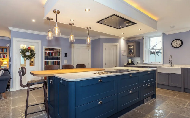 Vallis Oak Villa