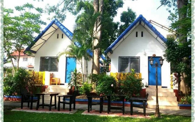 Lunar Hut Resort