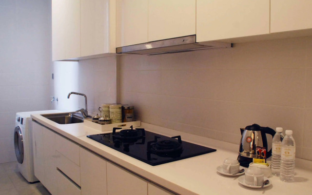 Paragon Serviced Suites @ Straits View