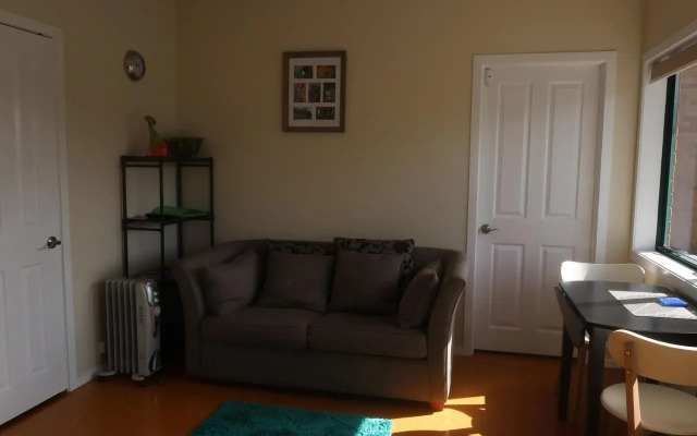 Cosy Nights - modern, self-contained with parking