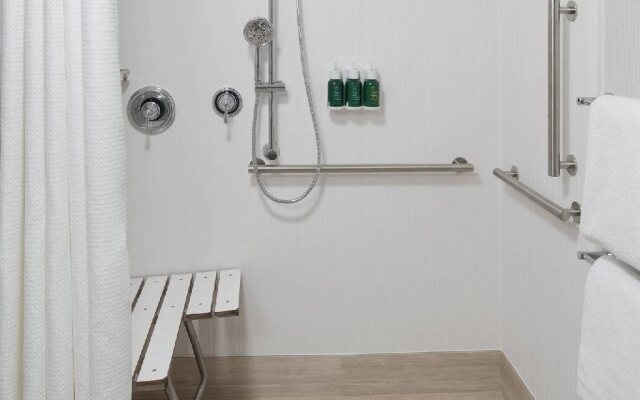 Courtyard Syracuse Carrier Circle