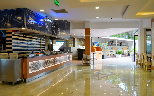 Club Aqua Plaza