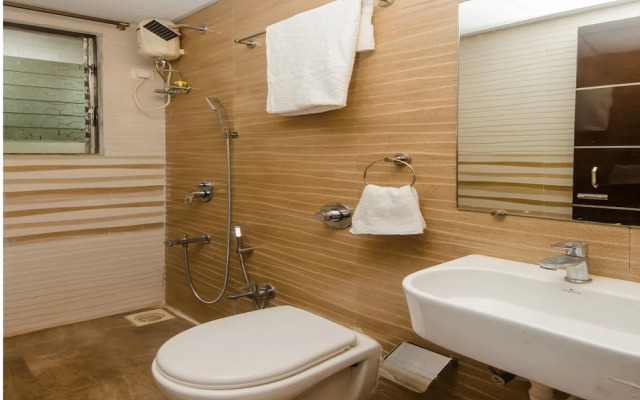 OYO 11498 Hotel Bliss Executive