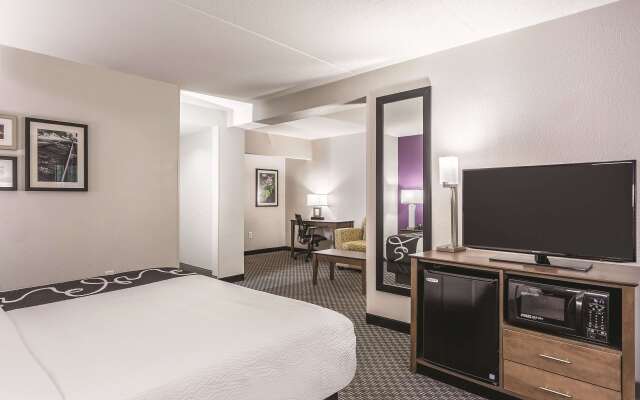 La Quinta Inn & Suites by Wyndham Columbia / Fort Meade