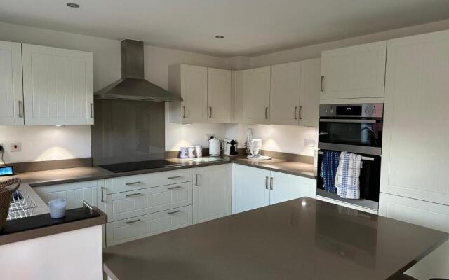 Stunning 4BD Family Getaway Westbury Wiltshire