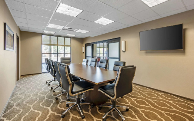 Comfort Inn & Suites