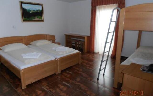 Hotel Lukov Dom